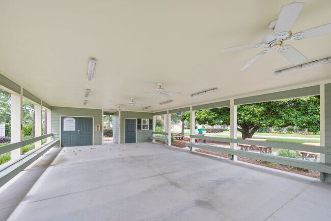 Building Photo - 107 Bay Tree Dr