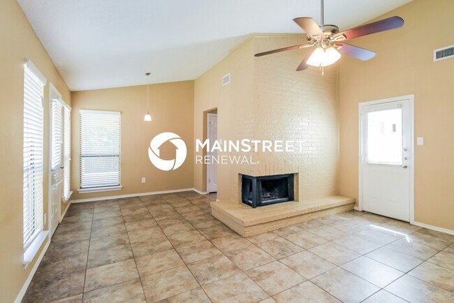 Building Photo - 934 Sanders Dr