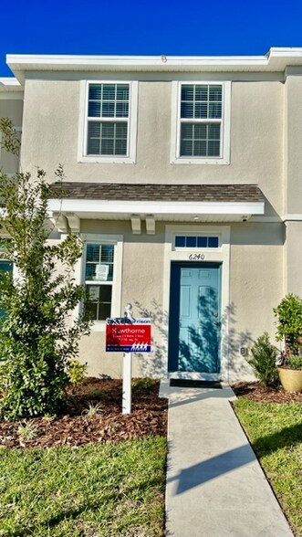 Building Photo - 6240 Fairmont Ln