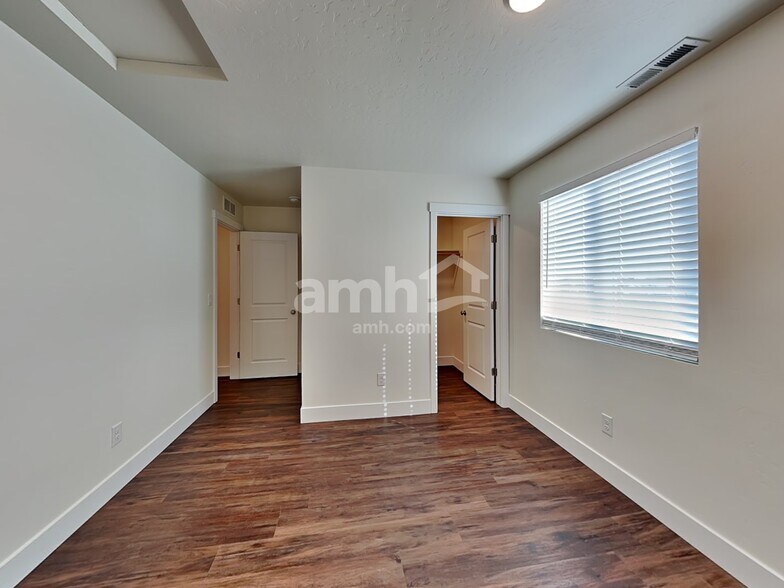 Building Photo - 9377 W Dove Creek St