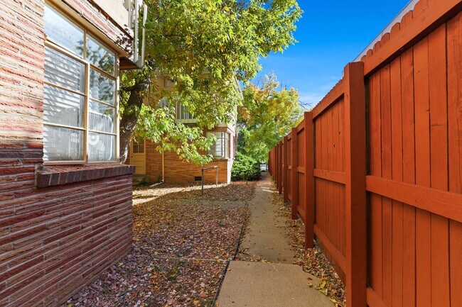 Building Photo - 925 16th St