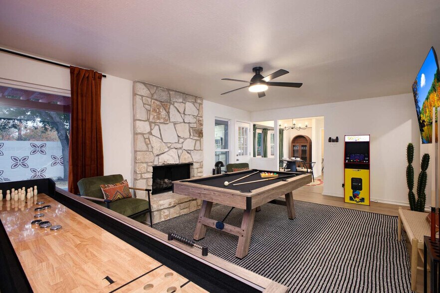 Building Photo - 2751 Forest Spur