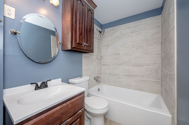 Building Photo - 3 Bed 1 Bath Home In Pascagoula - New Appl...
