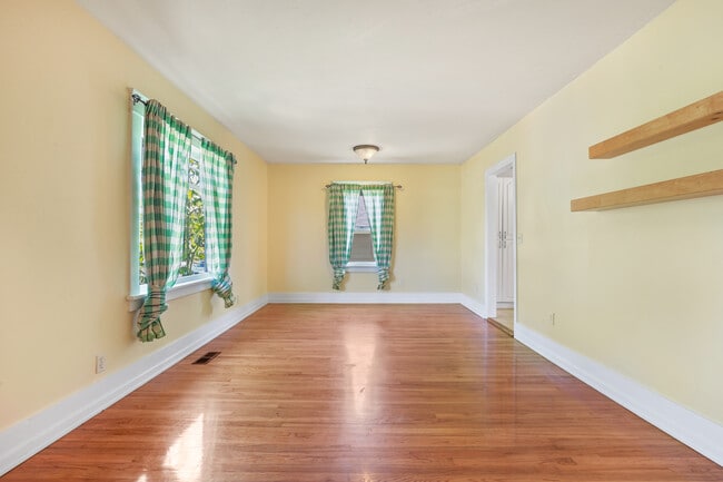 Building Photo - 9648 N Central St