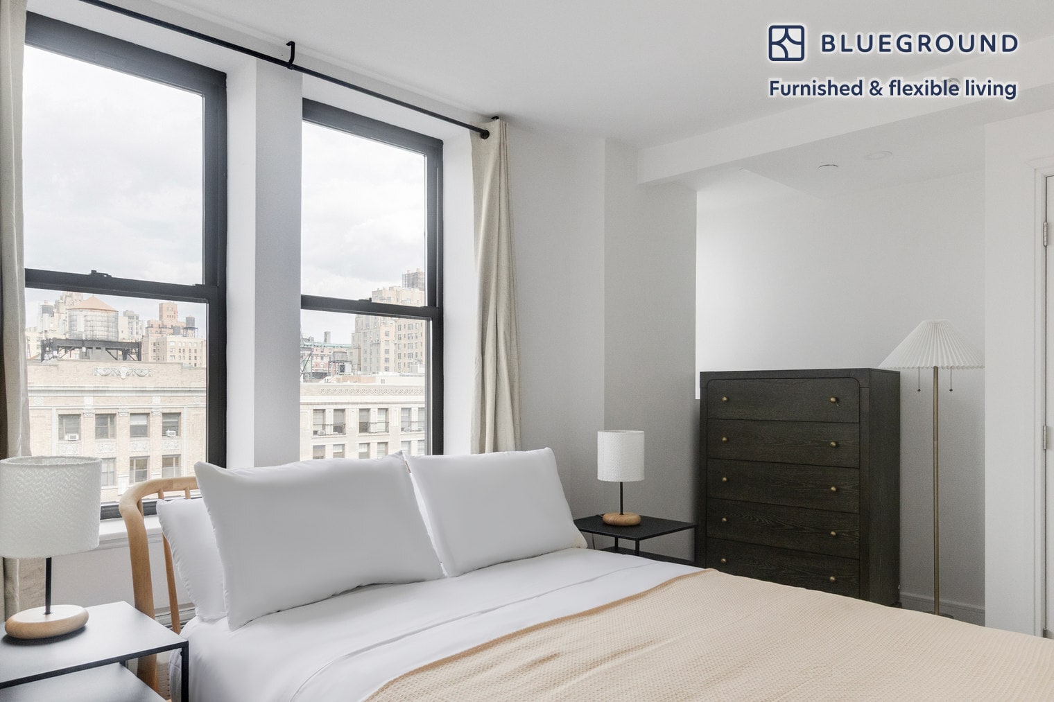 Building Photo - 45 W 81st St