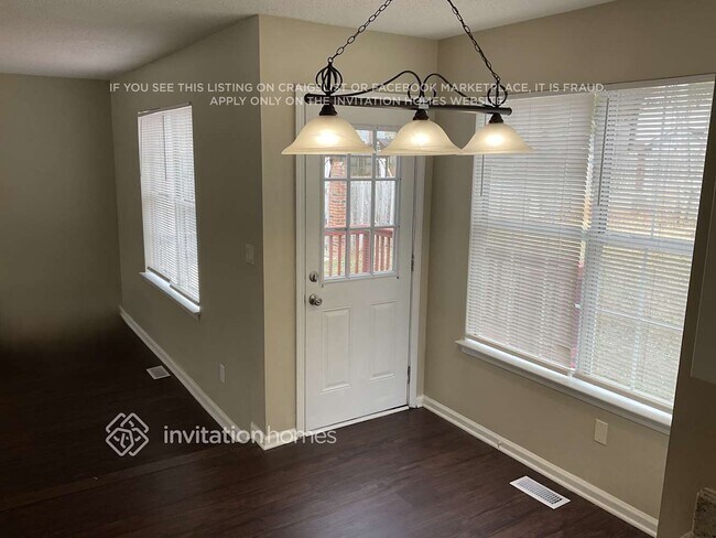 Building Photo - 2343 Century Oaks Ln