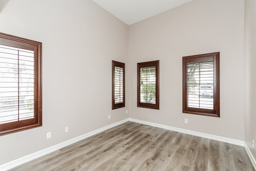 Building Photo - 2545 Wild Ambrosia Ave
