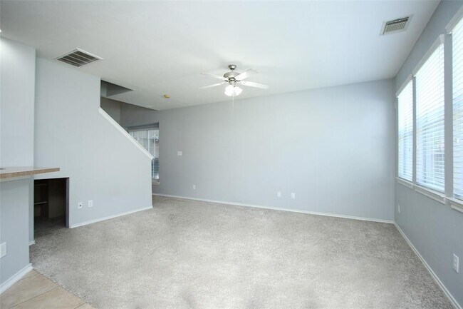 Building Photo - 51 Wickerdale Pl