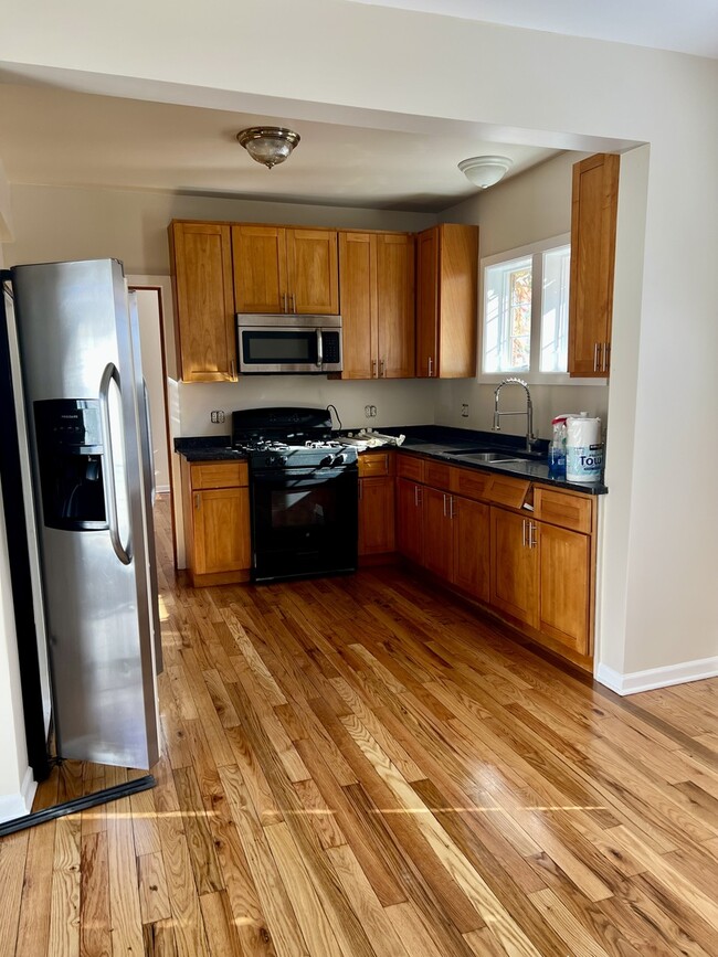 Building Photo - 1741 N Long Ave