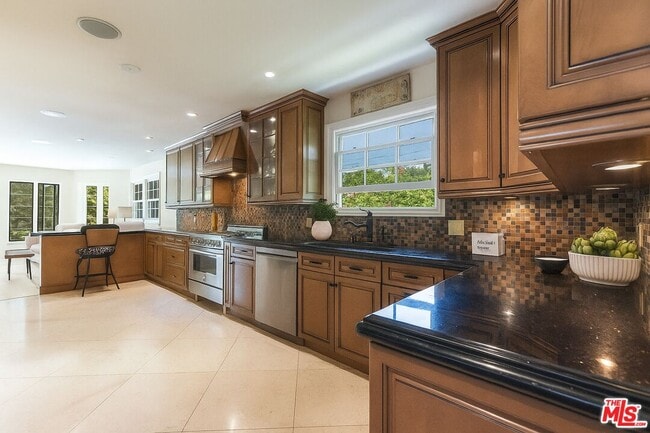 Building Photo - 15401 Brownwood Pl