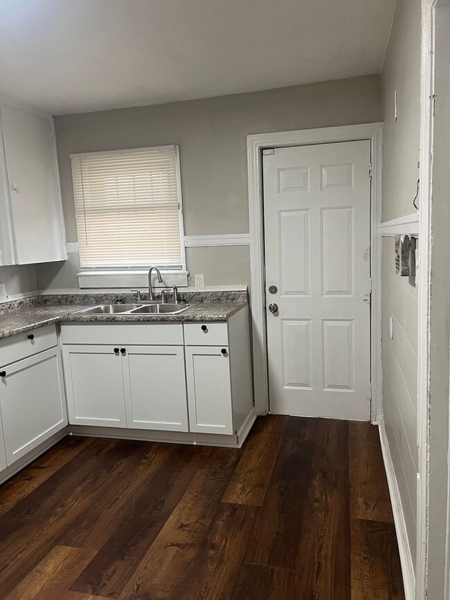 Building Photo - 1206 Edgemont Ave