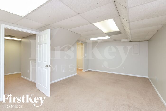 Building Photo - 1701 Wendy Cir