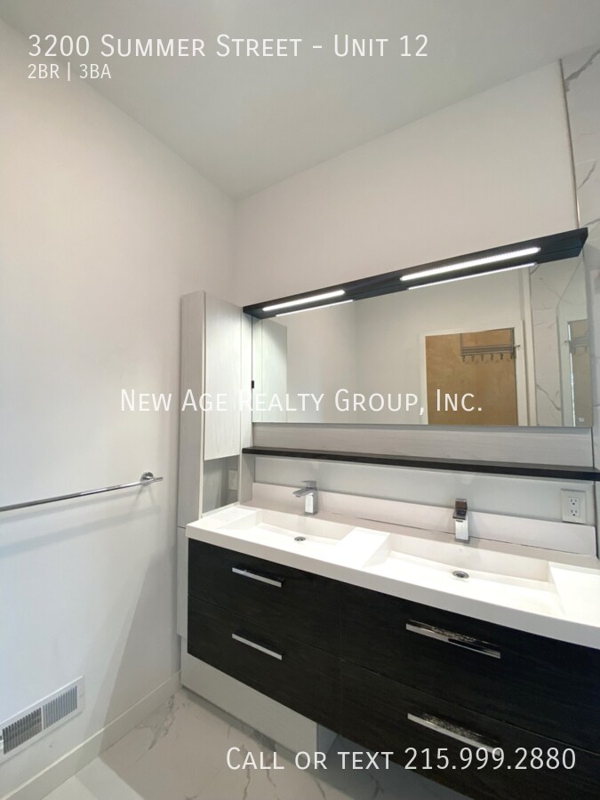 Building Photo - 3200 Summer St