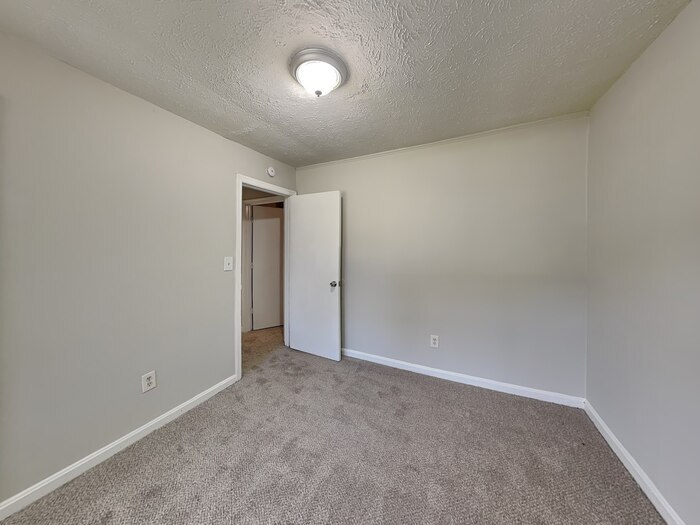 Building Photo - 407 Gresham Rd SW