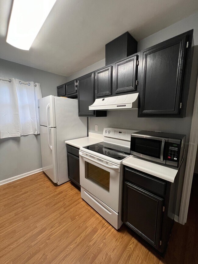 Building Photo - 3007 Richview Park Cir W