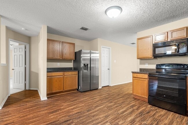 Building Photo - 3516 Clydesdale Dr