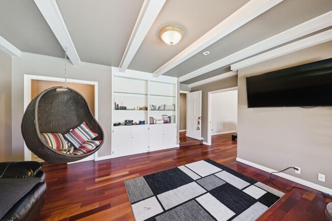 Building Photo - 25 Warmwood Way