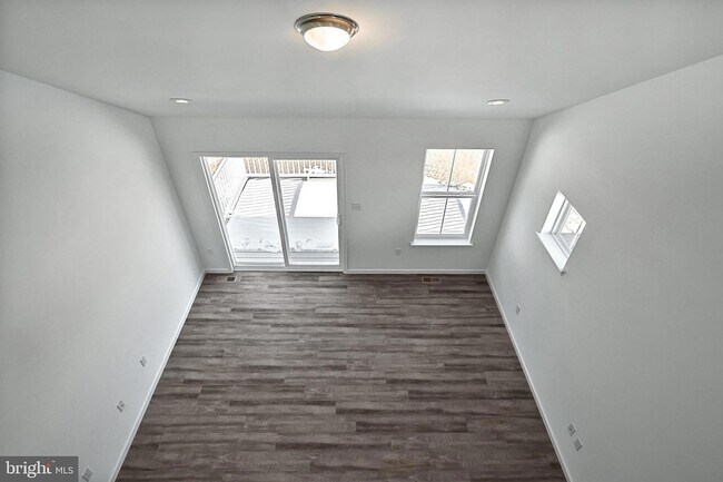 Building Photo - 41 Long Bnd Dr