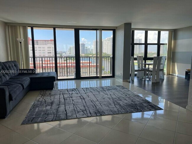 Building Photo - 2017 S Ocean Dr