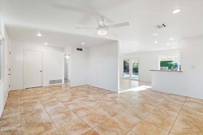 Building Photo - 2548 N 68th Pl