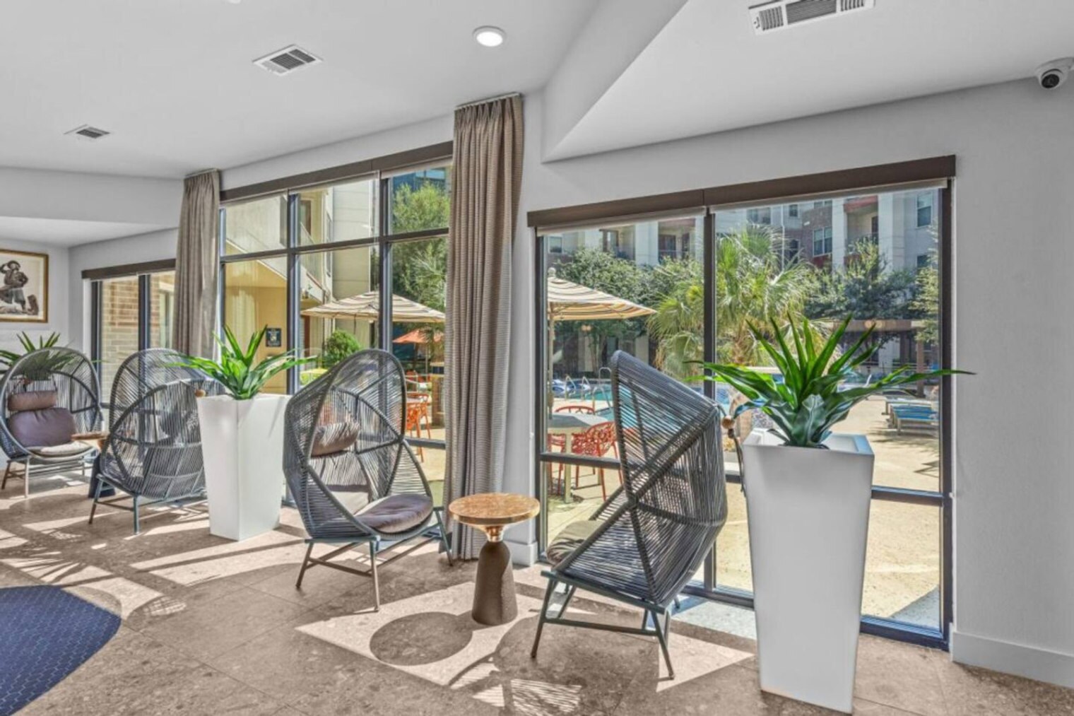 Building Photo - 8122 Midtown Blvd