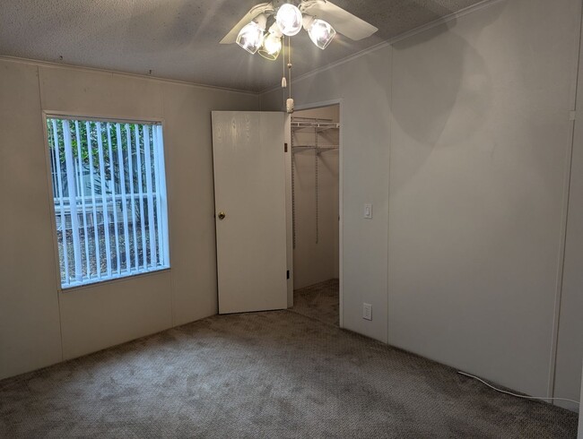 Building Photo - 2 Bedroom 2 Bathroom Home for RENT, Furbabies Welcome!