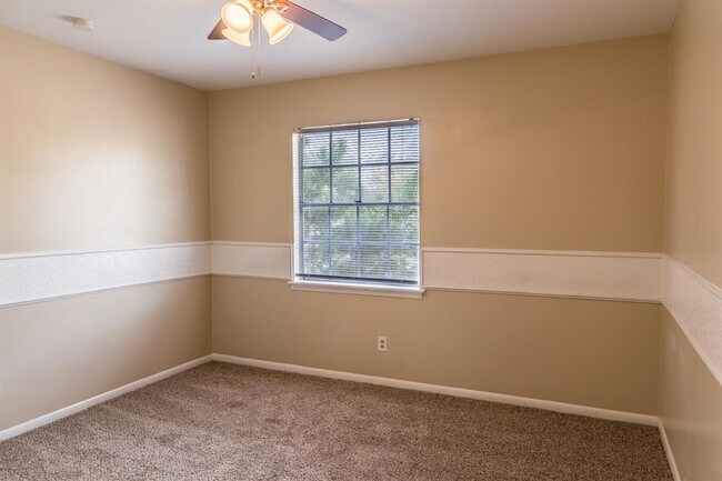 Building Photo - 7123 S Gessner Rd