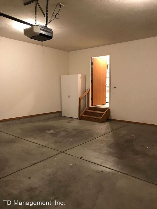 Building Photo - 3 br, 2 bath House - 4325 S Farm Road 125