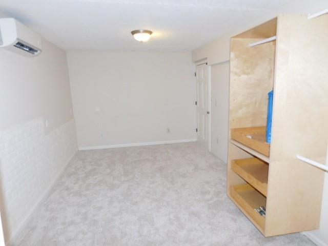 Building Photo - 214 High Creek Dr