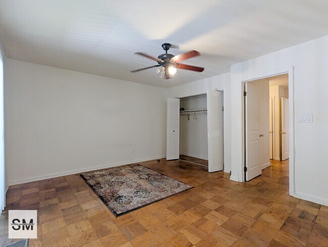 Building Photo - 8675 Seasons Way