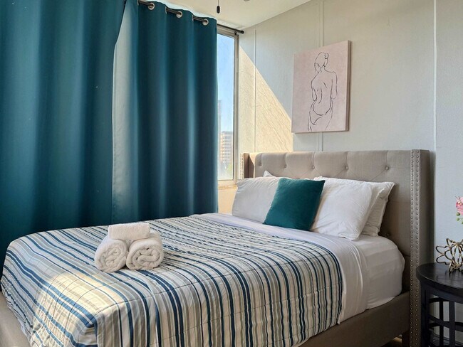 Building Photo - 215 Piedmont Ave NE