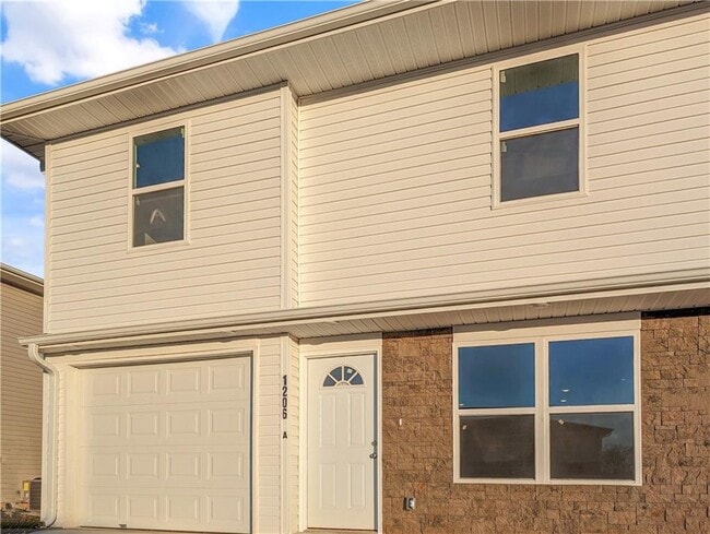 Building Photo - 1214 Nedra Dr