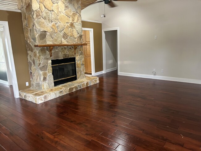 Building Photo - 8526 SW Westwood Ln