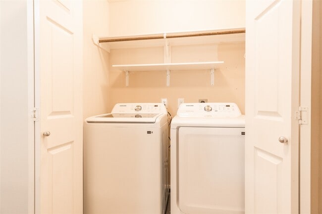 Building Photo - 14623 Roaring Fork Ln