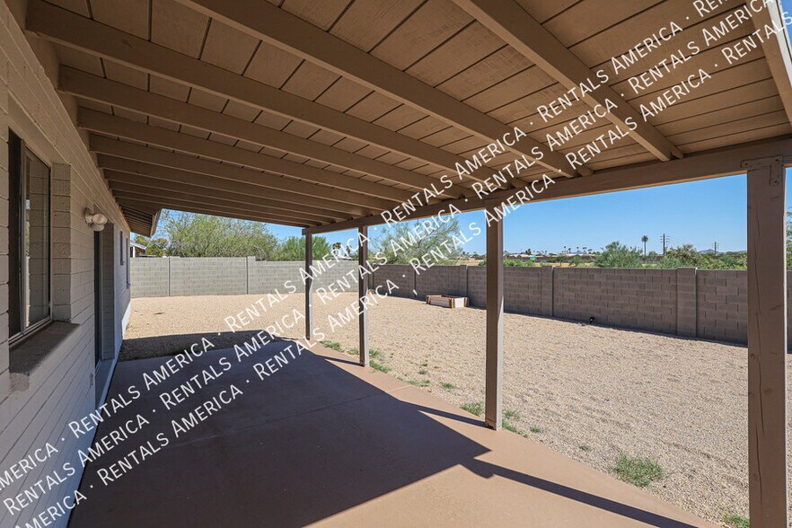 Building Photo - 1453 W Tonopah Dr