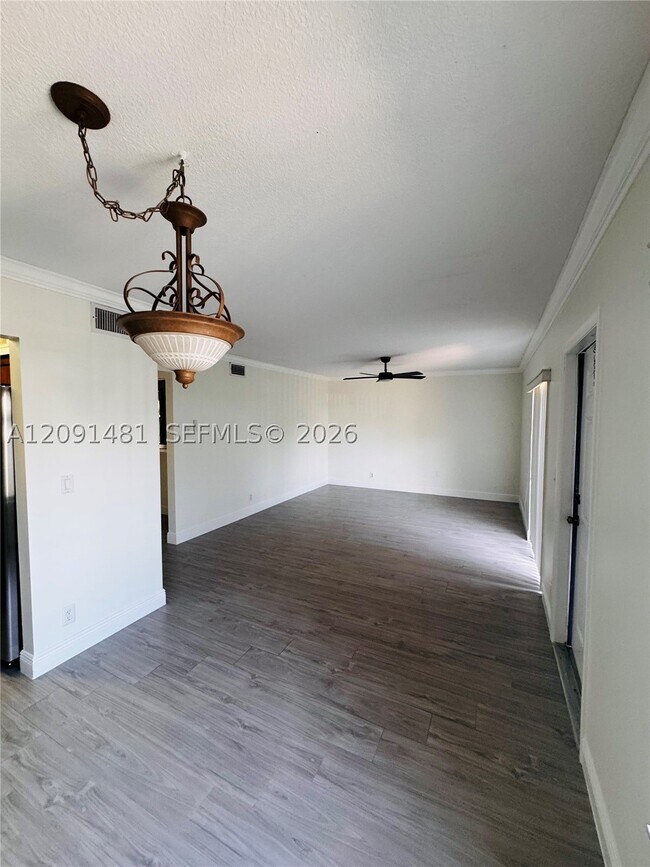 Building Photo - 2425 SW 22nd Ave