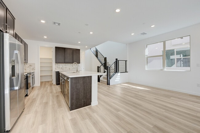 Building Photo - 1533 Melodic Lark Dr