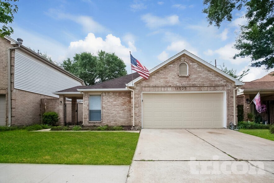 Building Photo - 16027 Hidden Acres Dr