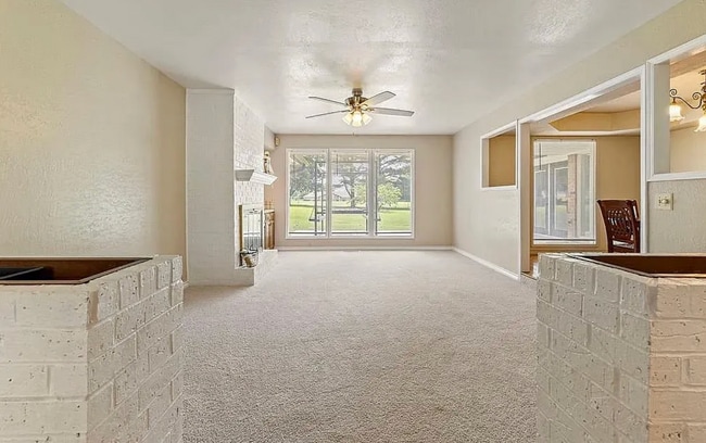 Building Photo - 57 Serenada Ln