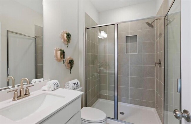 Building Photo - 2145 The Ln NE