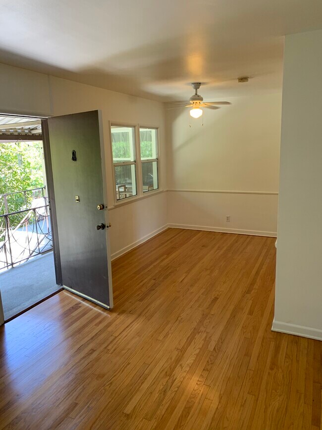 Building Photo - 5214 Agnes Ave