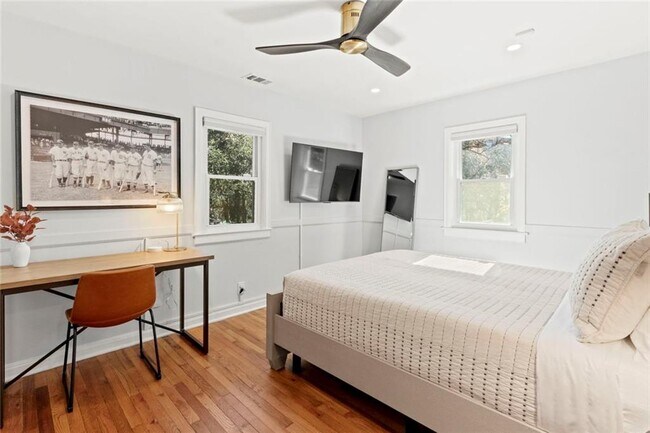 Building Photo - 1333 Victor Rd NE