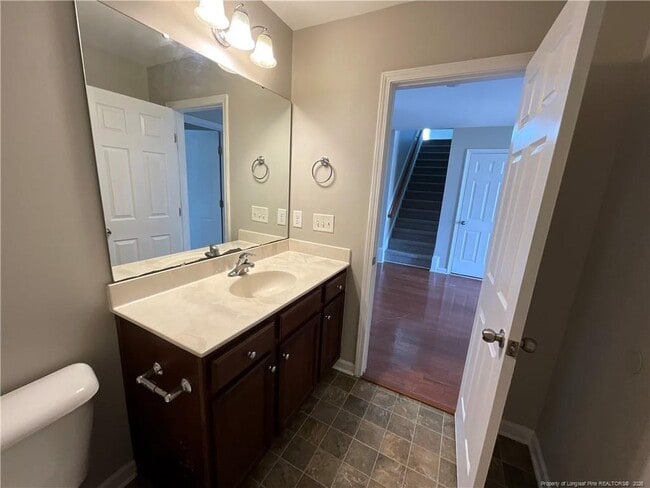 Building Photo - 52 Noble Ct