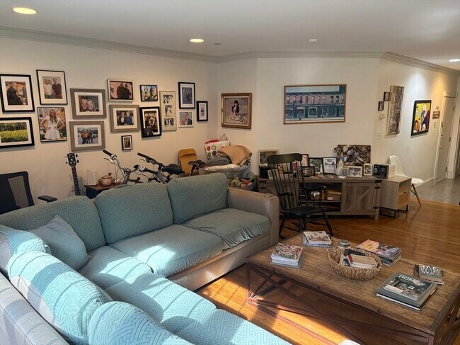 Primary Photo - 331 Beacon St
