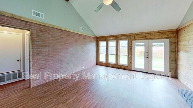 Building Photo - 3740 Racquet Ct