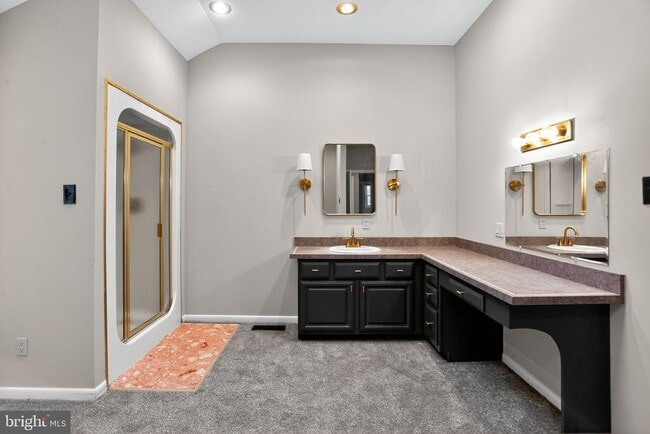 Building Photo - 11 Grant Dr