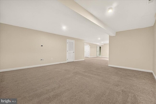 Building Photo - 6430 Bellevue Pl