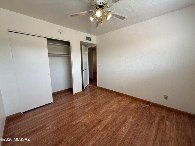 Building Photo - 625 N Brown Ave
