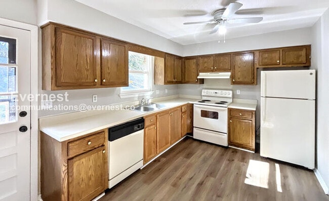 Building Photo - 3648 Missionaire Ave