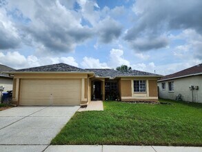 Building Photo - Gorgeous 3-Bedroom, 2-Bathroom in Brandon